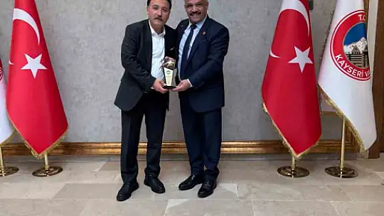 AKİB'den Vali Çiçek ve Başkan Büyükkılıç'a teşekkür