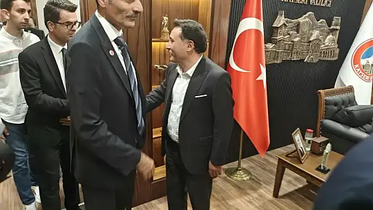 AKİB'in uçağı 'su selamlaması' ile Kayseri'ye geldi