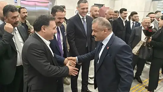 AKİB'in uçağı 'su selamlaması' ile Kayseri'ye geldi