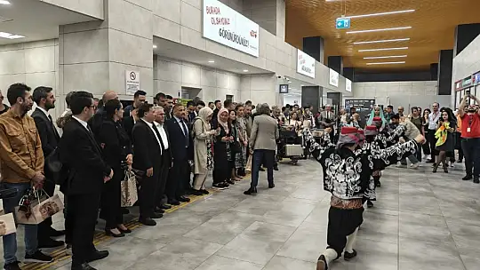 AKİB'in uçağı 'su selamlaması' ile Kayseri'ye geldi