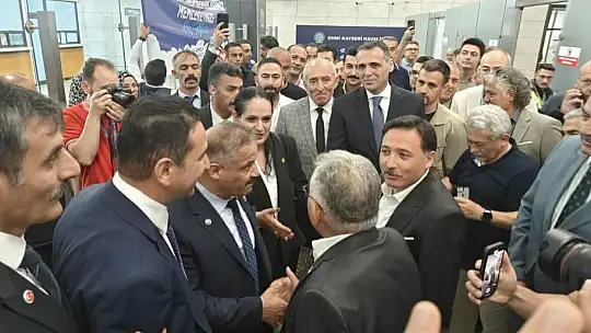 AKİB'in uçağı 'su selamlaması' ile Kayseri'ye geldi
