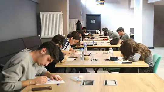 Akıl Küpleri'nden büyük başarı: 345 genç üniversiteli oldu