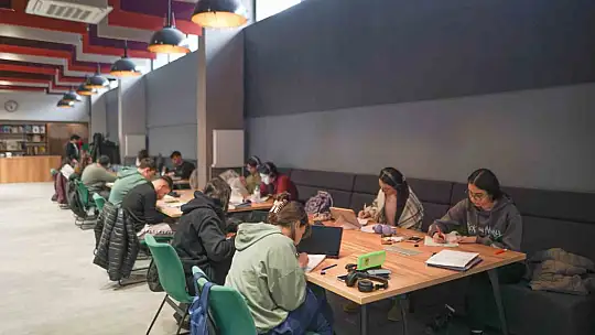 Akıl Küpü Kütüphaneleri dolup taşıyor