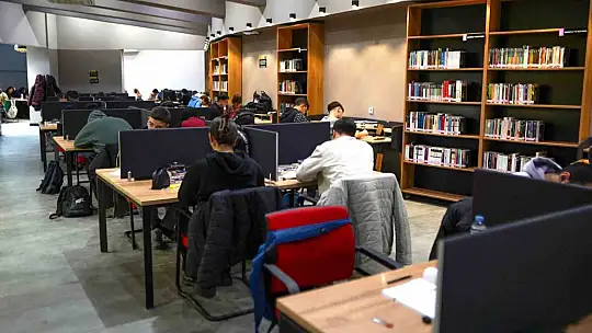 Akıl Küpü Kütüphaneleri dolup taşıyor