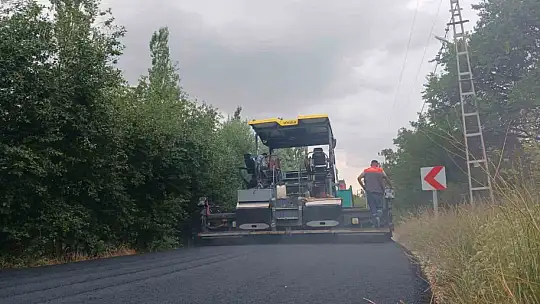 Akkışla'da sıcak asfalt çalışması