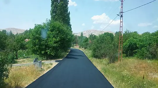 Akkışla'da sıcak asfalt çalışması