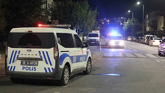 Akrabalar arasında bıçaklı kavga: 1 yaralı