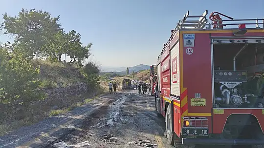 Alev alan halk otobüsü küle döndü