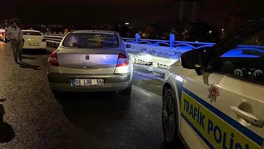 Alkollü sürücü bariyerlere girdi: 25 bin TL ceza yazıldı