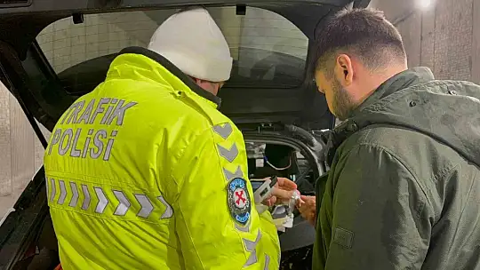 Alkollü sürücünün karıştığı kazada lüks otomobil pert oldu