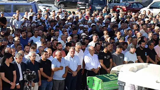 Almanya'dan memleketlerine giderken kazada ölen 3 kişi son yolculuğuna uğurlandı