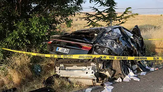 Almanya'dan memleketlerine giderken kazada ölen 3 kişi son yolculuğuna uğurlandı