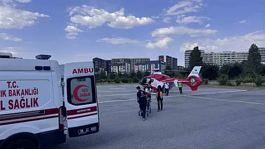Ambulans helikopter beyin kanaması geçiren hasta için havalandı