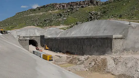 Ankara - Yerköy - Kayseri hızlı tren hattında yüzde 42 ilerleme