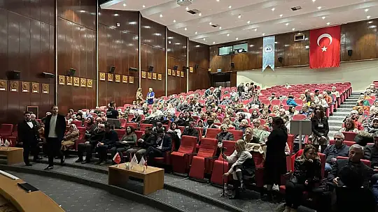 Antakya'da depremde hasar alan okul için Kayseri'de yardım konseri düzenlendi
