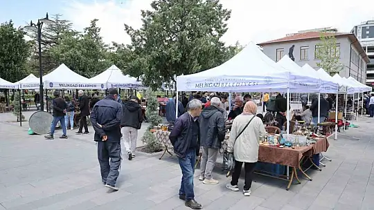 Antika pazarı, antika kültürünü yaşatmaya devam ediyor
