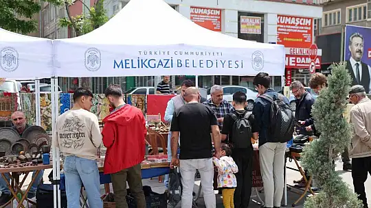 Antika pazarı, antika kültürünü yaşatmaya devam ediyor