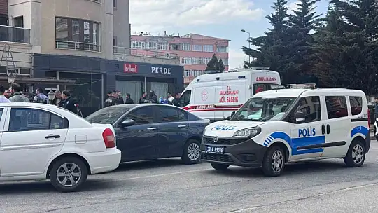 Apartman görevlisi ile kiracı arasındaki kavgada kan aktı: 2 yaralı