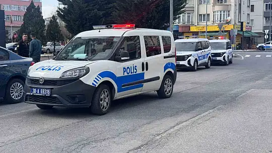 Apartman görevlisi ile kiracı arasındaki kavgada kan aktı: 2 yaralı