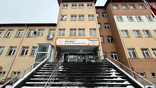 Arif Molu Mesleki ve Teknik Anadolu Lisesi yeniden boyandı