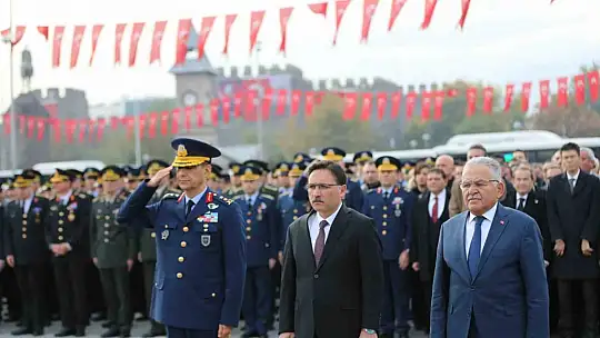 Atatürk, Kayseri'de törenle anıldı