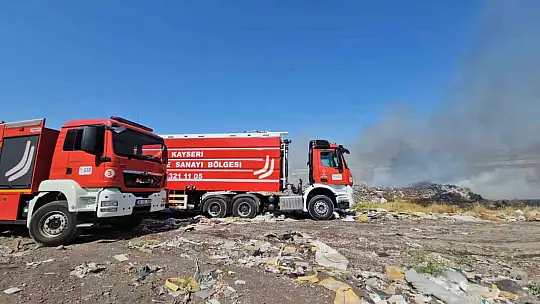 Atık madde yangınında güvercinleri korudular