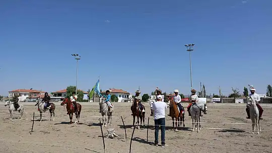Atlı okçuluğun kalbi Kayseri'de attı