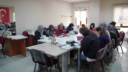 Atölye Melikgazi binlerce kursiyere hizmet veriyor