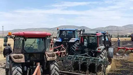 Aynı ilçede bir ekili arazi daha yandı