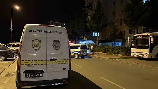 Baba-oğul arasında 'sigara parası' kavgası: 1'i ağır 2 yaralı