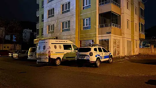 Baba-oğul arasındaki kavga kanlı bitti: 1'i ağır 2 yaralı