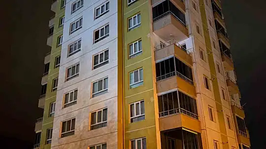 Baba-oğul arasındaki kavga kanlı bitti: 1'i ağır 2 yaralı