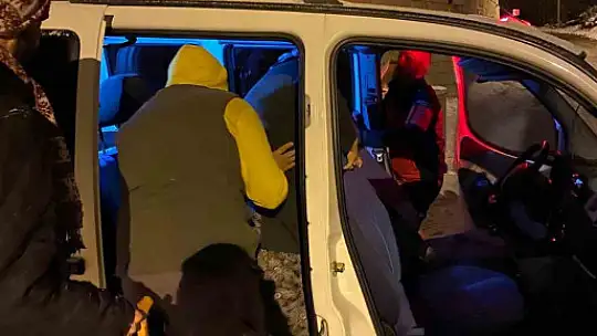 Bağ evinde mahsur kalan diyabet hastası kadın ve ailesi kurtarıldı