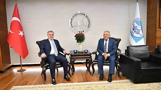 Bakan Bak, Başkan Büyükkılıç'ı böyle övdü