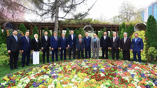Bakan Bayraktar: 'Kayseri, Türkiye'nin gözbebeği'