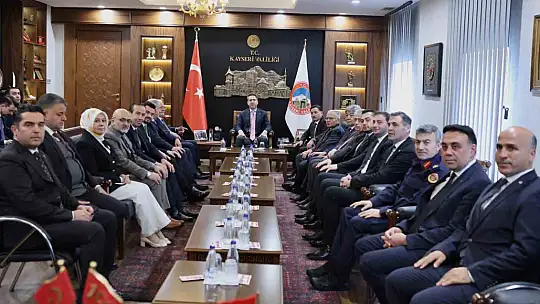 Bakan Bayraktar Vali Çiçek'i ziyaret etti