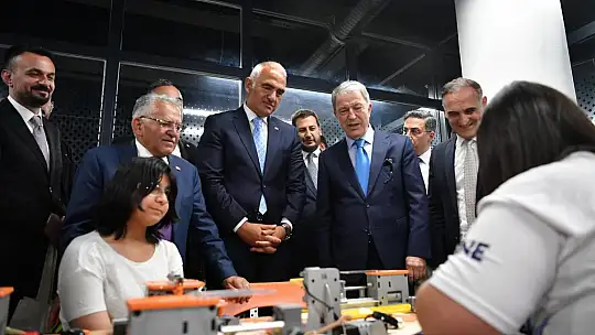 Bakan Ersoy: 'Kayseri'miz tarih boyunca ilim ve irfanın merkezi olmuş, sayısız âlim ve düşünür yetiştirmiş bir şehrimizdir'