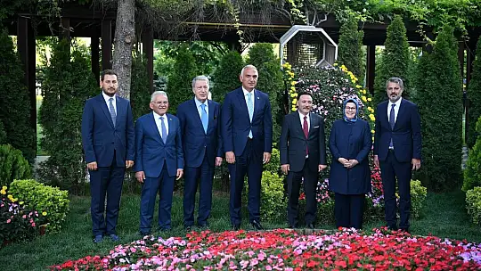 Bakan Ersoy'dan Başkan Büyükkılıç'a ve Kayseri'ye övgüler