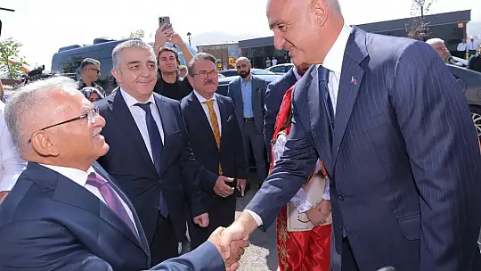 Bakan Ersoy ve Başkan Büyükkılıç, Türkiye Kültür Yolu Festivali'nin startını verdi