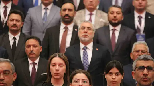 Bakan Işıkhan: 'Tek bir çalışanımızın dahi mesleği sebebiyle hayatını kaybetmediği sağlıklı ve güvenli bir çalışma hayatı temel hedefimizdir'