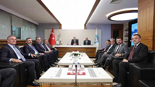 Bakan Işıkhan'dan Başkan Büyükkılıç'a ziyaret