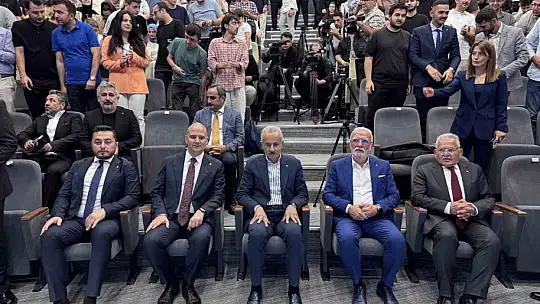 Bakan Uraloğlu, Kayseri'de gençlerle buluştu