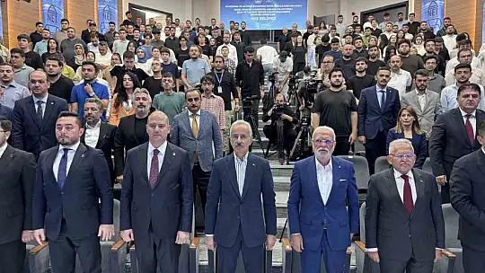Bakan Uraloğlu, Kayseri'de gençlerle buluştu