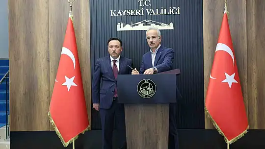 Bakan Uraloğlu'ndan Vali Çiçek'e ziyaret
