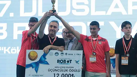 Bakan Yusuf Tekin: 'Artık öğretmenlerimizi Milli Eğitim Akademisi düzeninden istihdam edeceğiz'