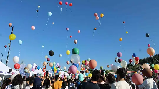 Balonlar Deniz için havalandı