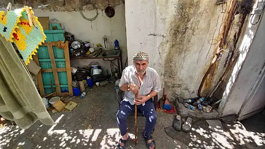 Baraka tarzı evde yaşam mücadelesi