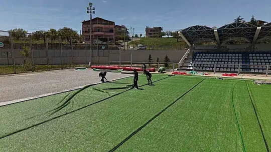 Başakpınar Spor Merkezi'nin çimleri ve yedek kulübeleri yenileniyor