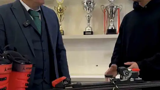 Başarılı sporcuya malzeme desteği