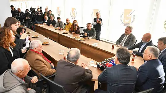 Basın mensuplarının 10 Ocak Çalışan Gazeteciler Günü'nü kutlayan Büyükkılıç: 'İyi ki varsınız'